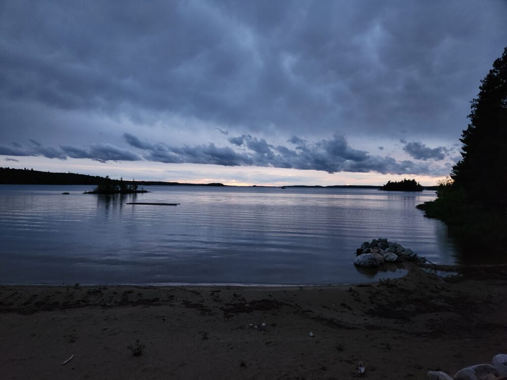 Winoga Lodge’s Minnitaki Lake Outpost in the evening